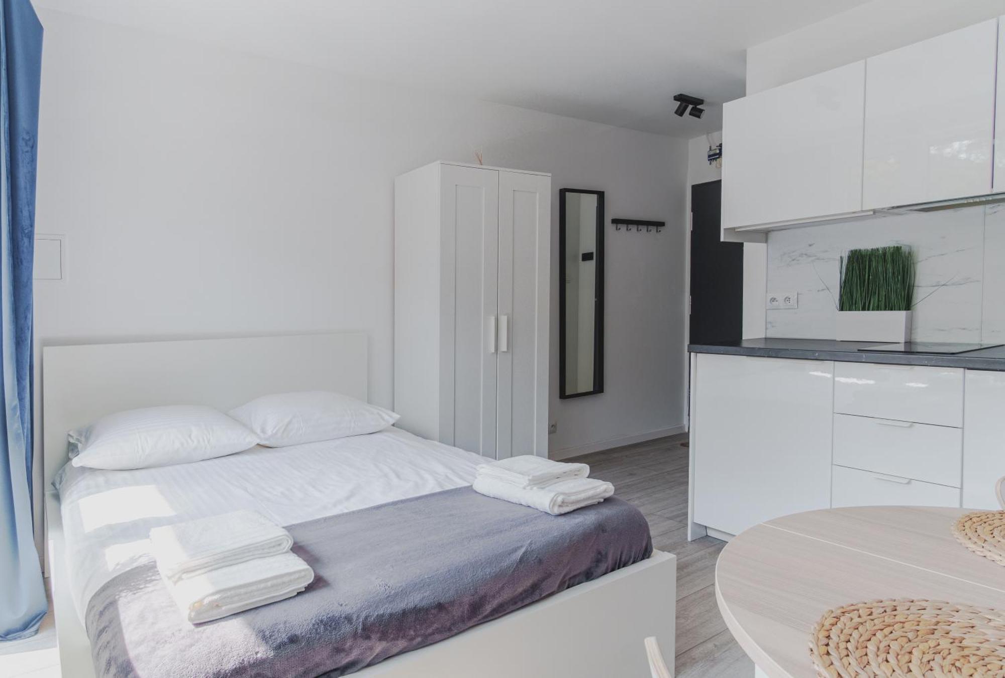 The Park Suites Варшава Экстерьер фото