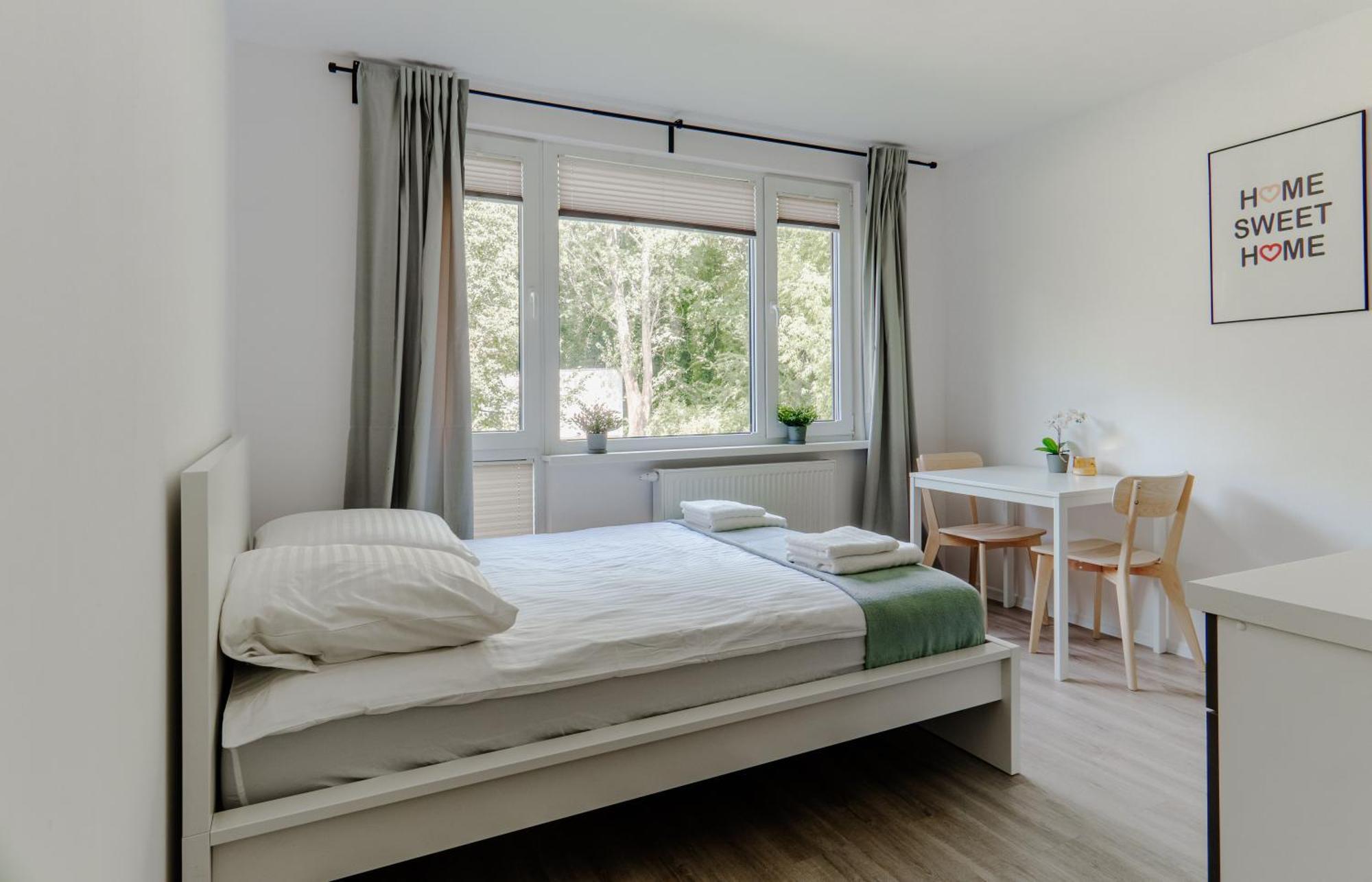 The Park Suites Варшава Экстерьер фото